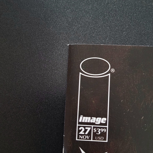 Walking Dead Deluxe #27 - Picture 4 of 7